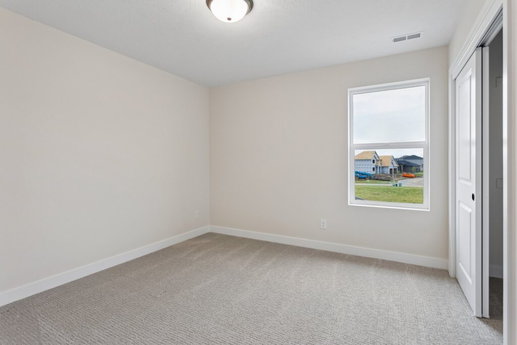 30-web-or-mls-10023 - 20808 Kansas Ave_030
