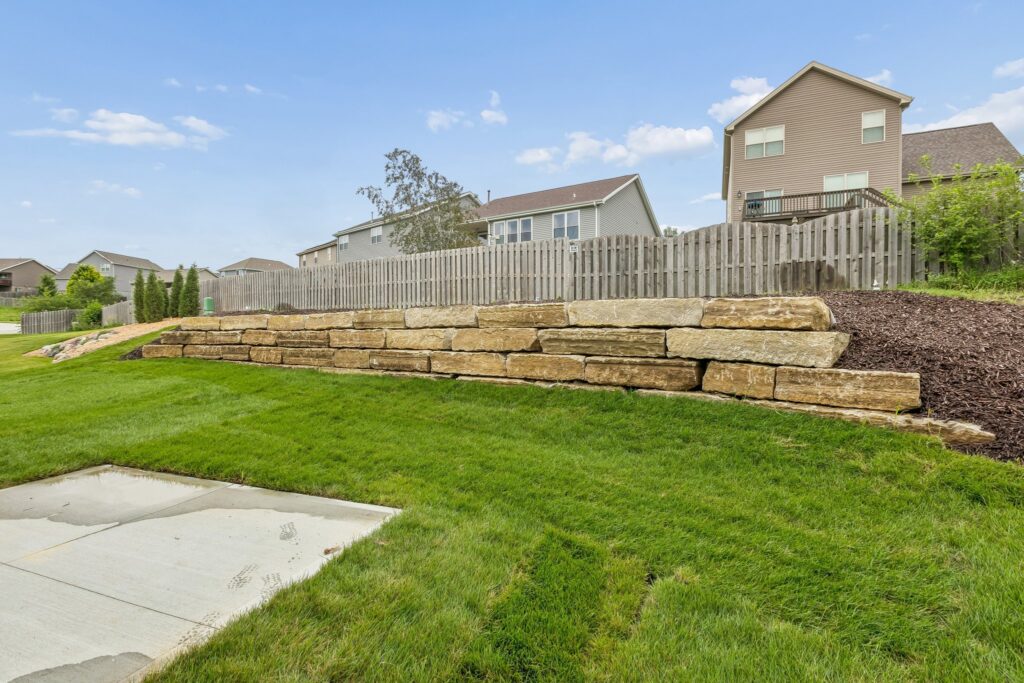 30-web-or-mls-7813 N 116th St_030