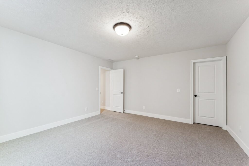 30-web-or-mls-7908 - 6307 N 209th St_031