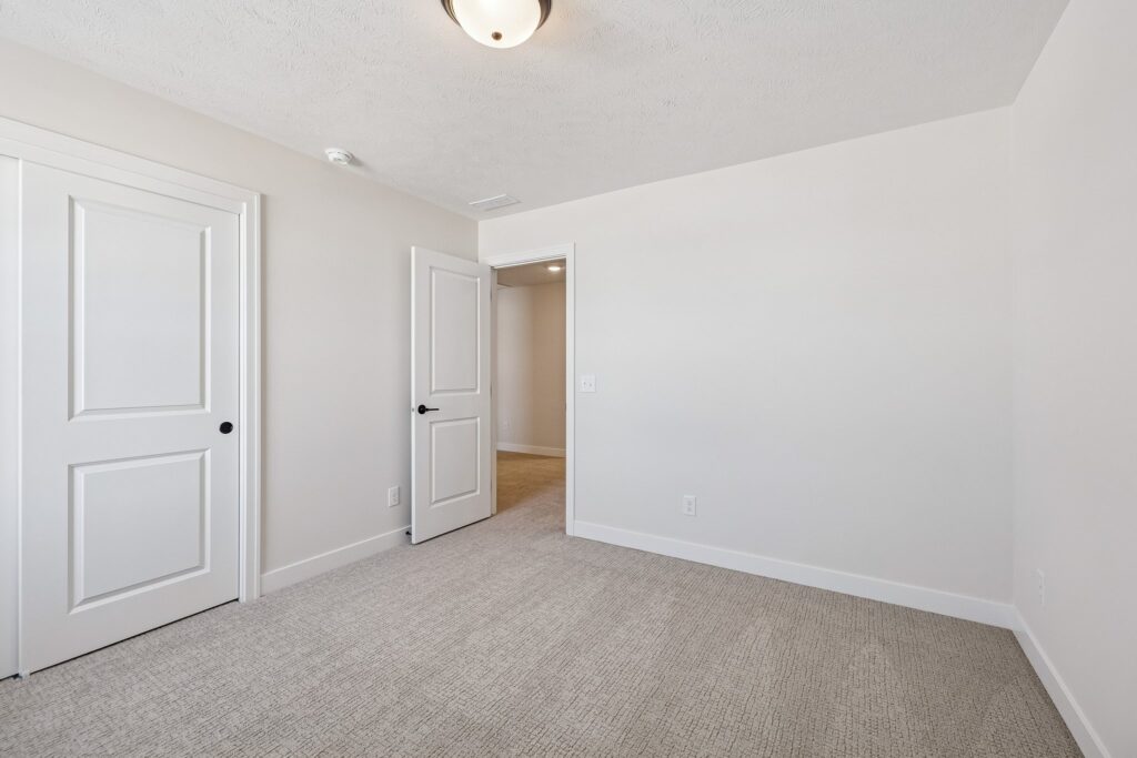 30-web-or-mls-8134 - 20808 Kansas Ave_030