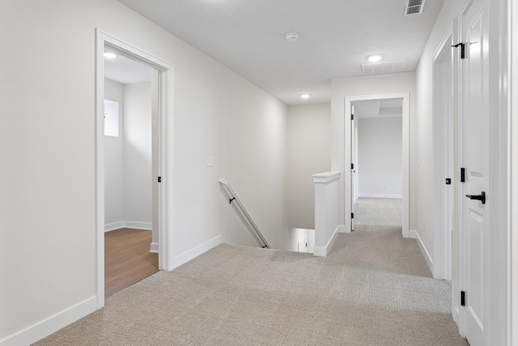 32-web-or-mls-10023 - 20808 Kansas Ave_032