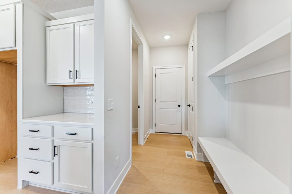 32-web-or-mls-7908 - 6307 N 209th St_033