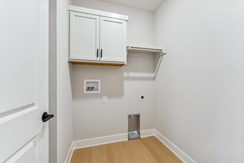 33-web-or-mls-7908 - 6307 N 209th St_034