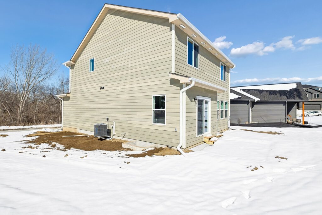 34-web-or-mls-8136 - 7813 N 116th Ave_034