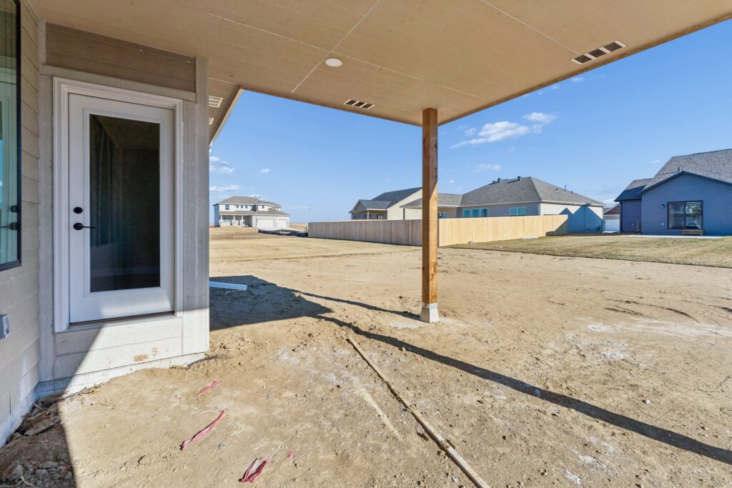 35-web-or-mls-7908 - 6307 N 209th St_036