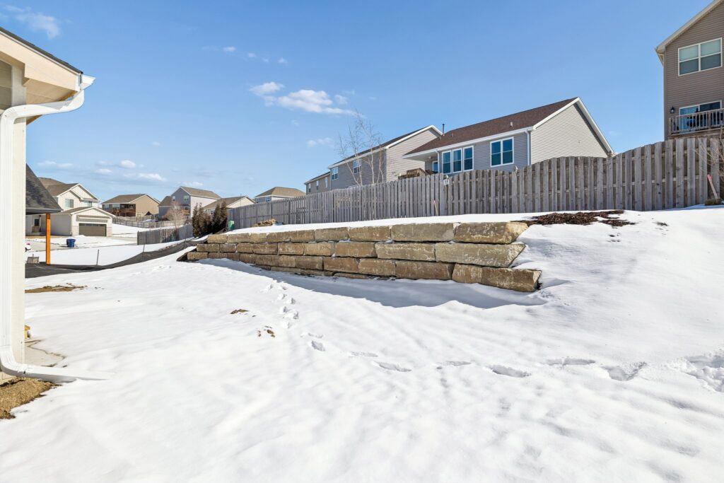 35-web-or-mls-8136 - 7813 N 116th Ave_035