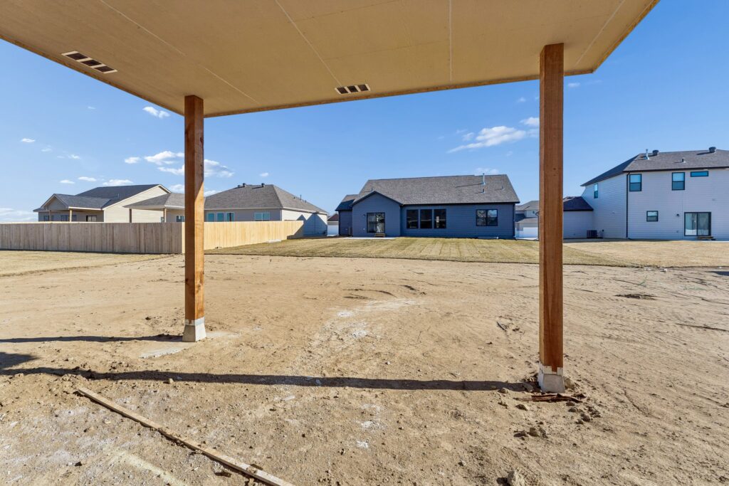 36-web-or-mls-7908 - 6307 N 209th St_037