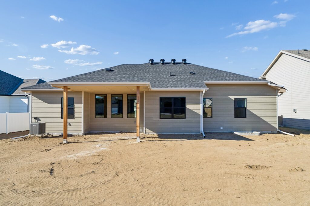 38-web-or-mls-7908 - 6307 N 209th St_039