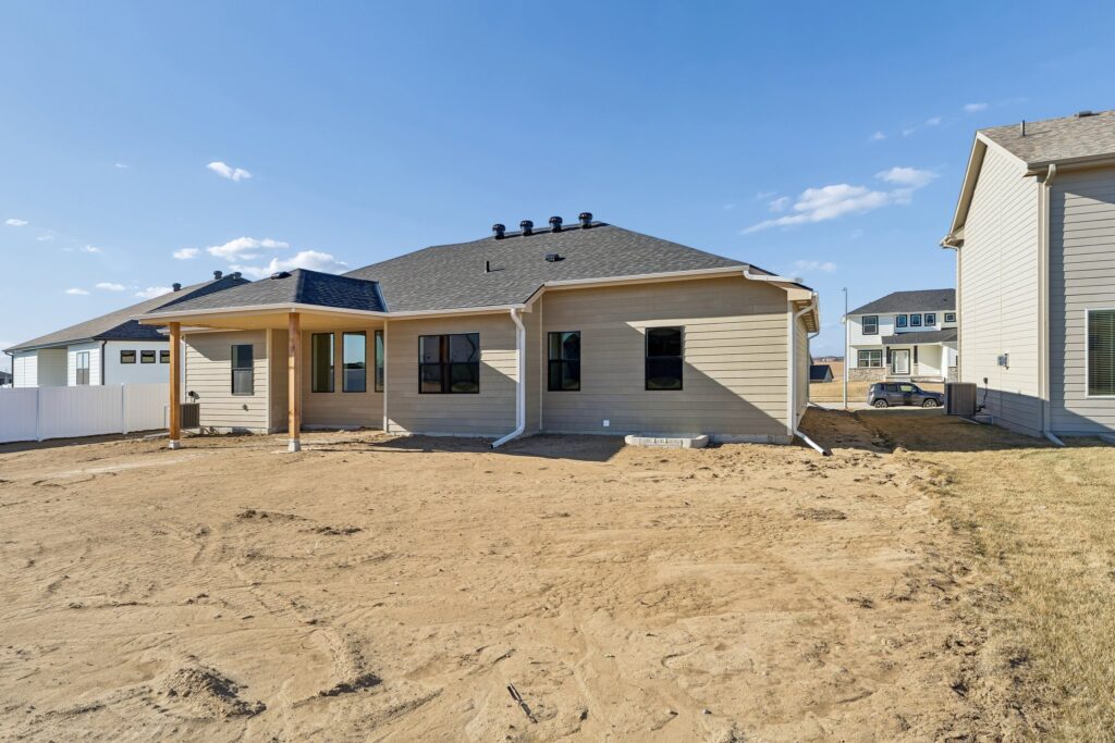 39-web-or-mls-7908 - 6307 N 209th St_040