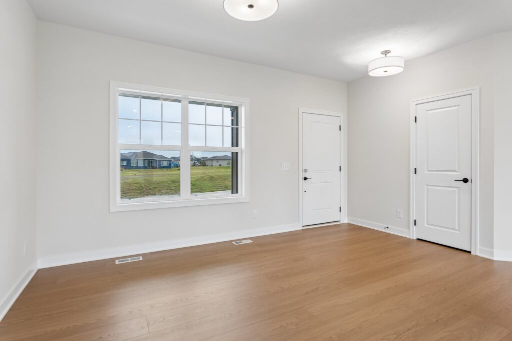 4-web-or-mls-10023 - 20808 Kansas Ave_004