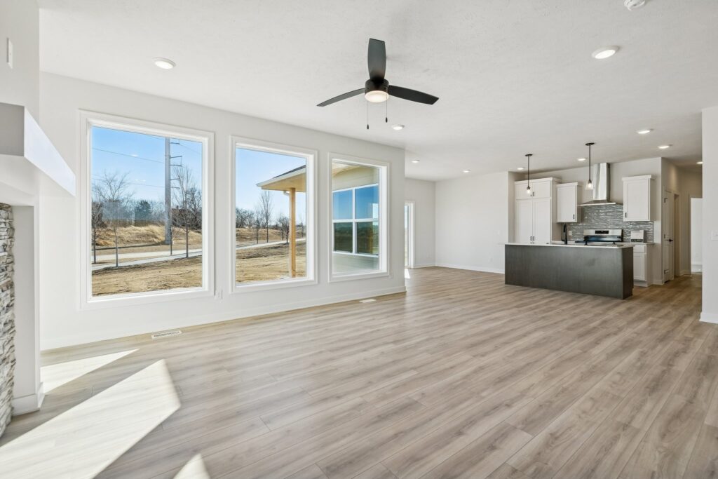 4-web-or-mls-7926 - 18055 Sycamore Dr_004