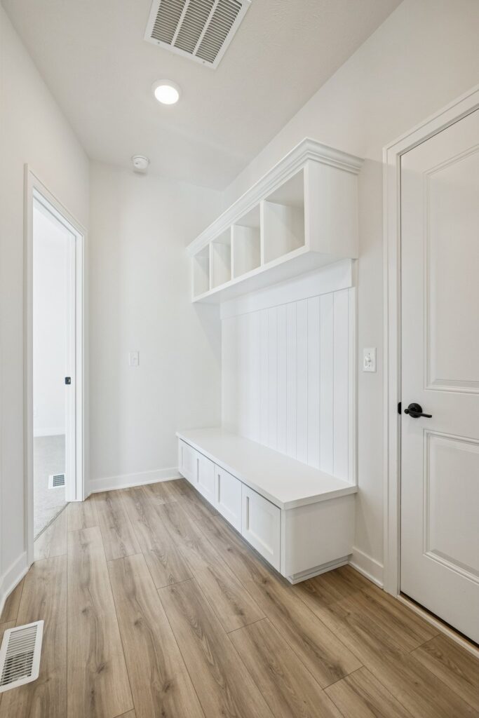 40-web-or-mls-7926 - 18055 Sycamore Dr_040