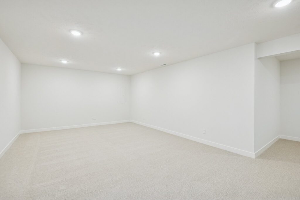 41-web-or-mls-7926 - 18055 Sycamore Dr_041