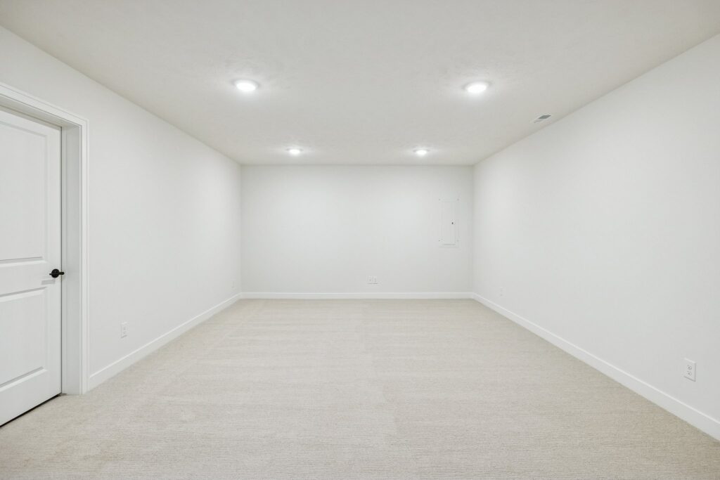 42-web-or-mls-7926 - 18055 Sycamore Dr_042