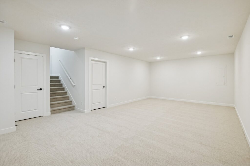 43-web-or-mls-7926 - 18055 Sycamore Dr_043