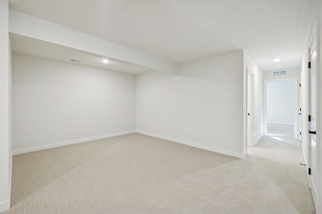 45-web-or-mls-7926 - 18055 Sycamore Dr_045