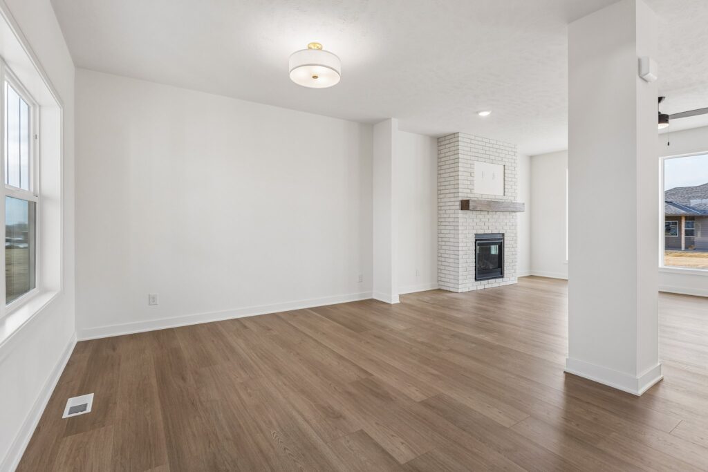 5-web-or-mls-8221 - 20819 Nebraska Ave_005