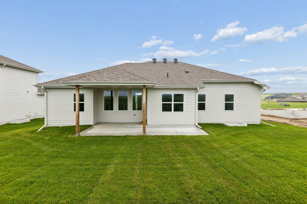 5-web-or-mls-9690 - 8704 Legacy St_005