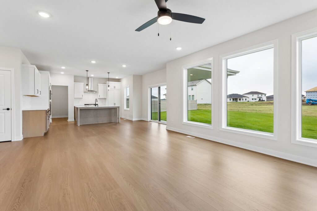 6-web-or-mls-10023 - 20808 Kansas Ave_006