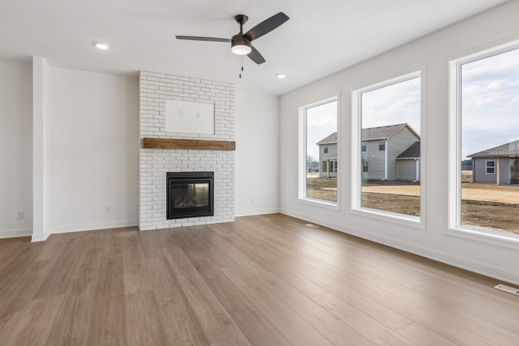 6-web-or-mls-8221 - 20819 Nebraska Ave_006