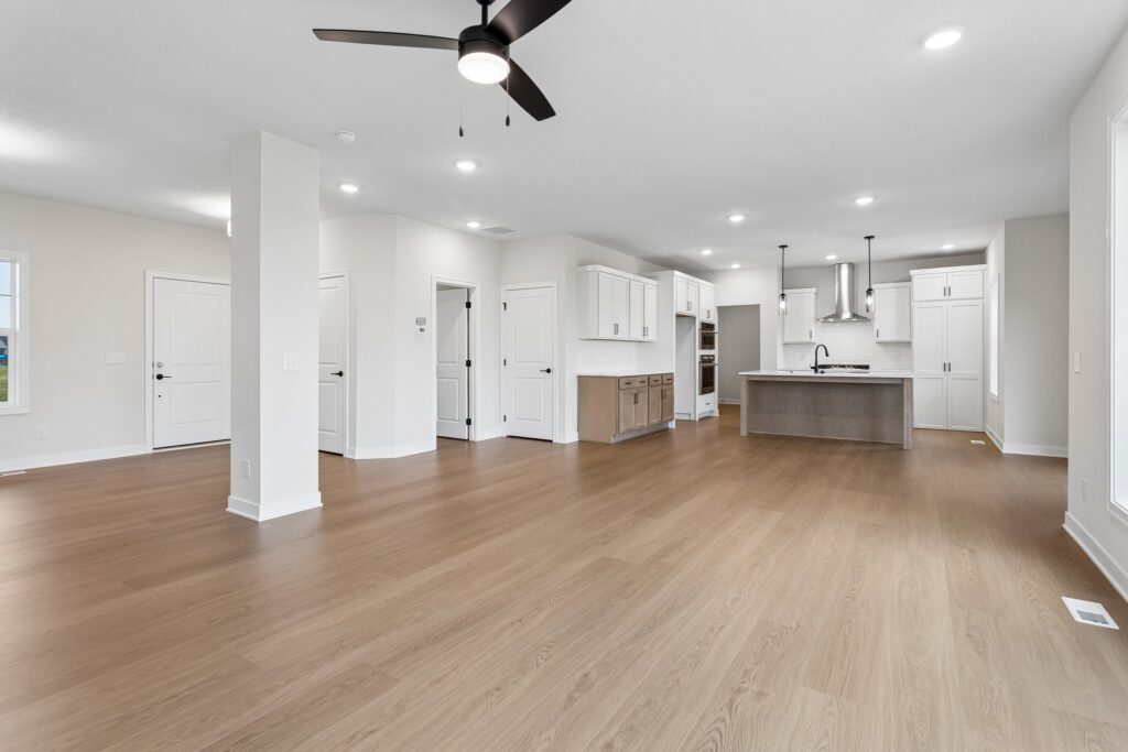 7-web-or-mls-10023 - 20808 Kansas Ave_007