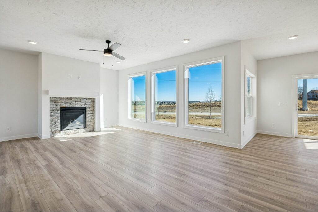 7-web-or-mls-7926 - 18055 Sycamore Dr_007