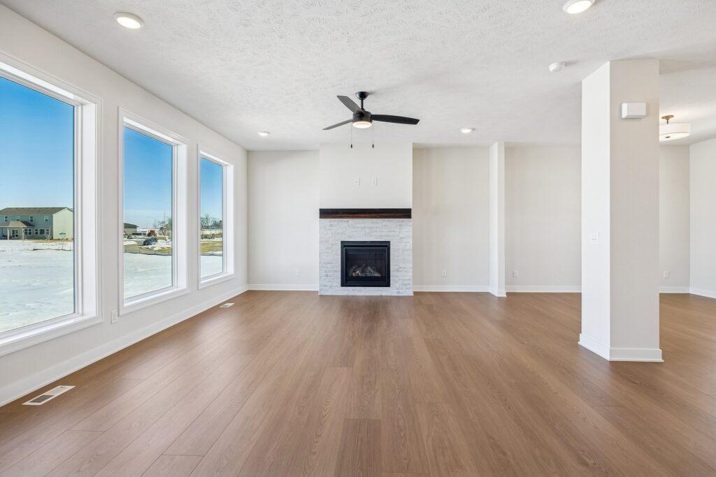 7-web-or-mls-8134 - 20808 Kansas Ave_007