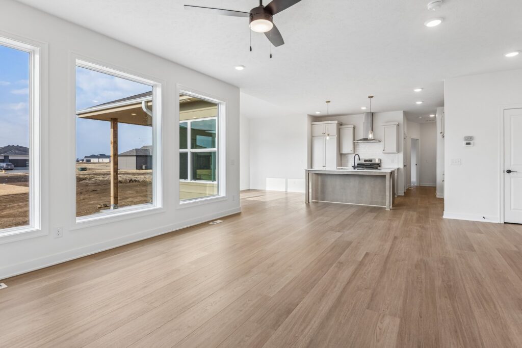 7-web-or-mls-8221 - 20819 Nebraska Ave_007