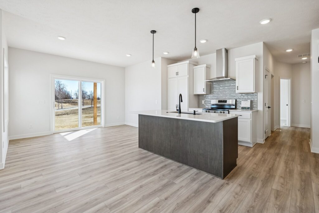 8-web-or-mls-7926 - 18055 Sycamore Dr_008