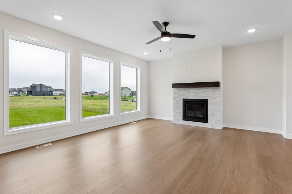 9-web-or-mls-10023 - 20808 Kansas Ave_009