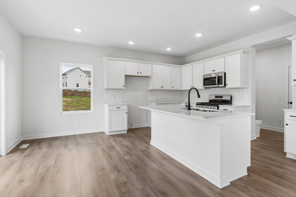 9-web-or-mls-7813 N 116th St_009