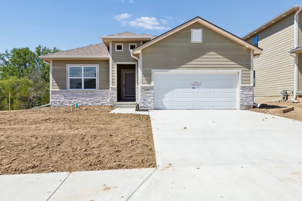 1-web-or-mls-8745 - 11306 Portage Cir_001