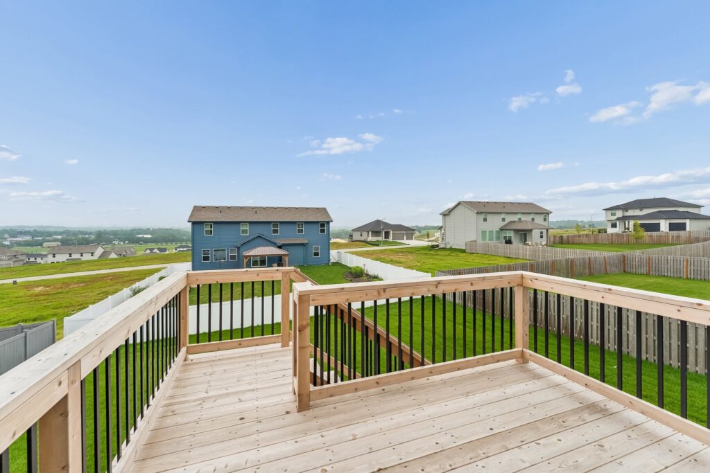 10-web-or-mls-10911 N 161st Ave_010
