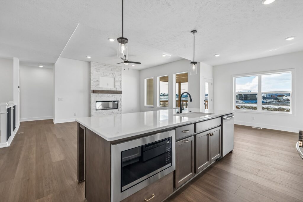 11-web-or-mls-8267 - 21417 Z Street_011