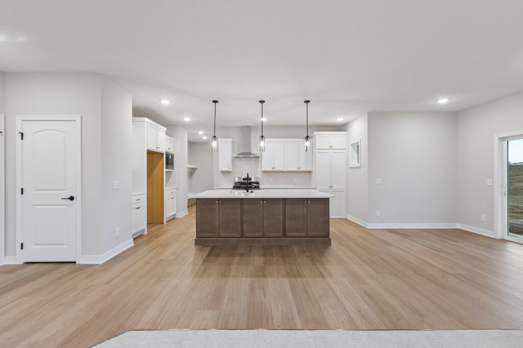 12-web-or-mls-8528 - 8614 Legacy St_012