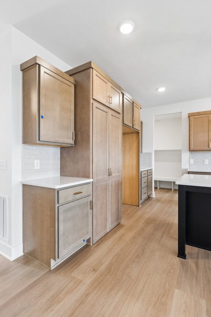 13-web-or-mls-8793 - 7805 N 167th Ave_013