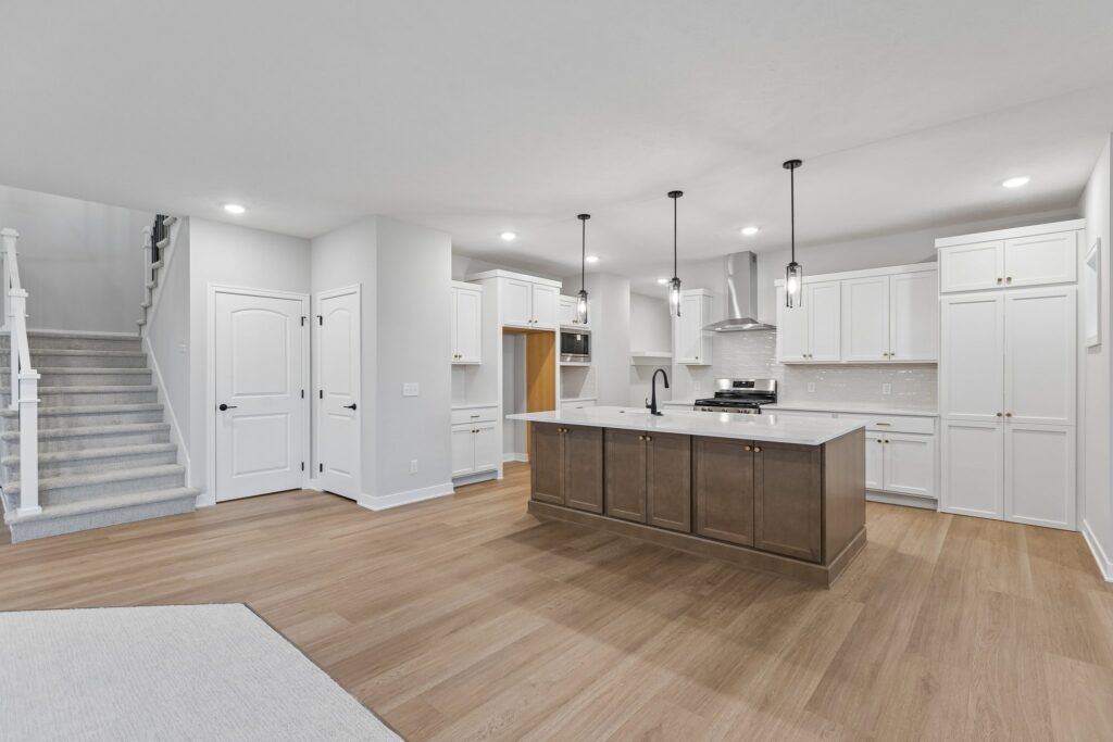 14-web-or-mls-8528 - 8614 Legacy St_014