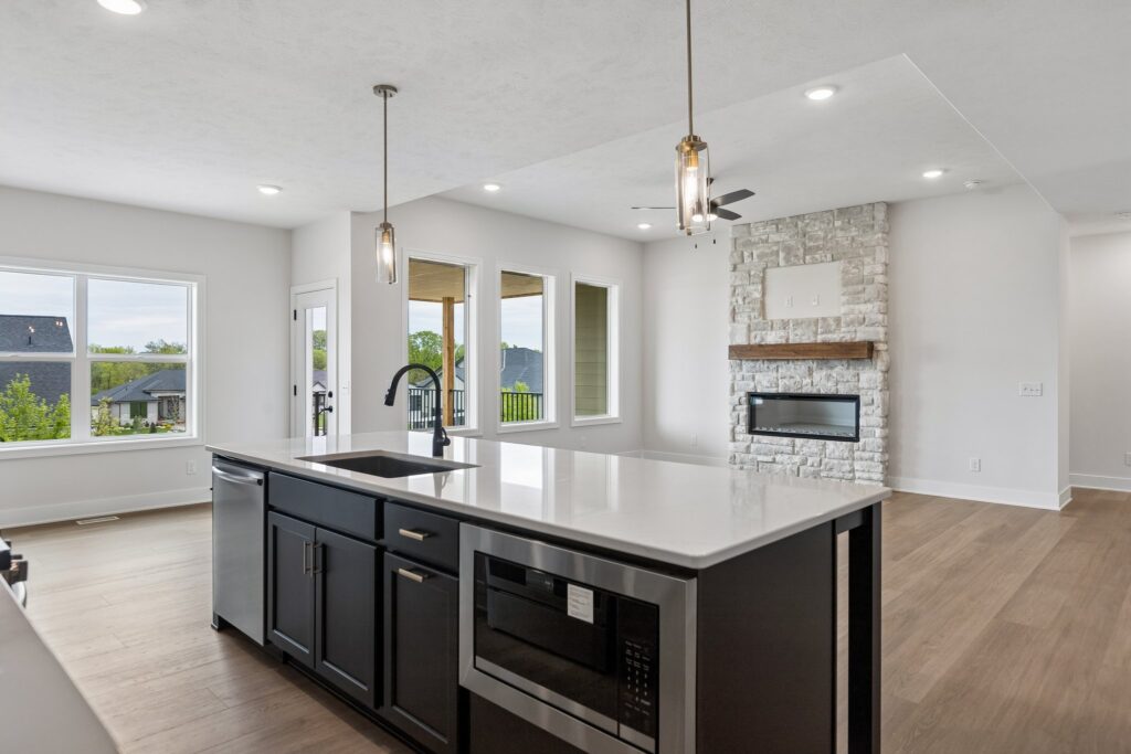 14-web-or-mls-8793 - 7805 N 167th Ave_014
