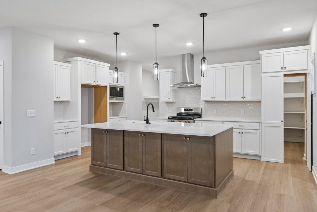 15-web-or-mls-8528 - 8614 Legacy St_015