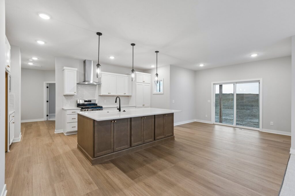 16-web-or-mls-8528 - 8614 Legacy St_016