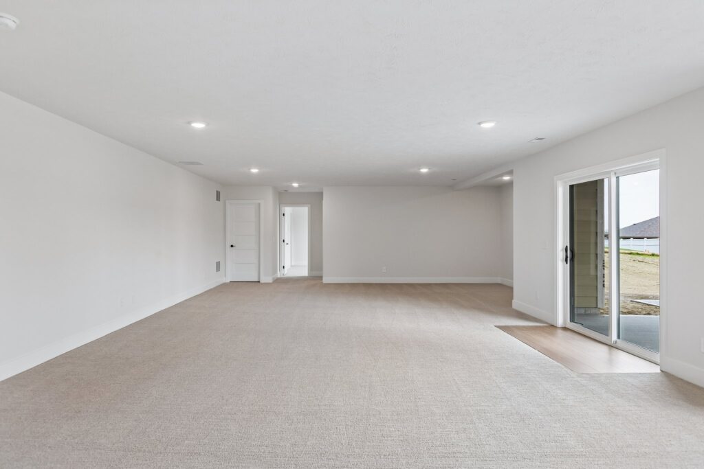 16-web-or-mls-8793 - 7805 N 167th Ave_016
