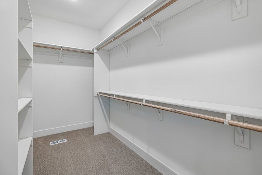 17-web-or-mls-8267 - 21417 Z Street_017