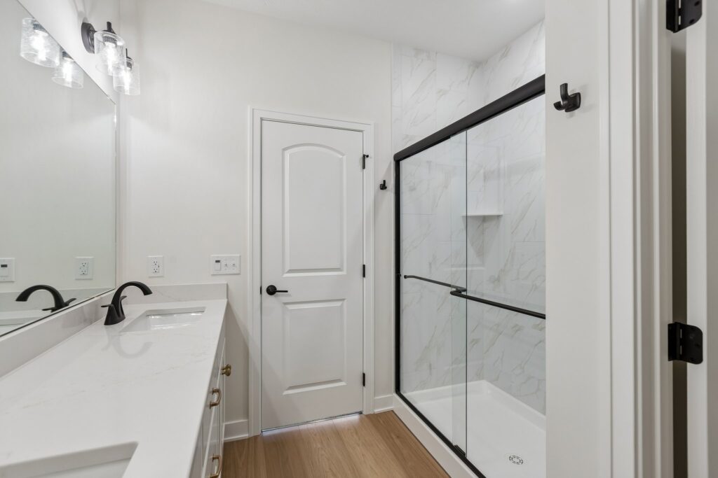 19-web-or-mls-8745 - 11306 Portage Cir_018