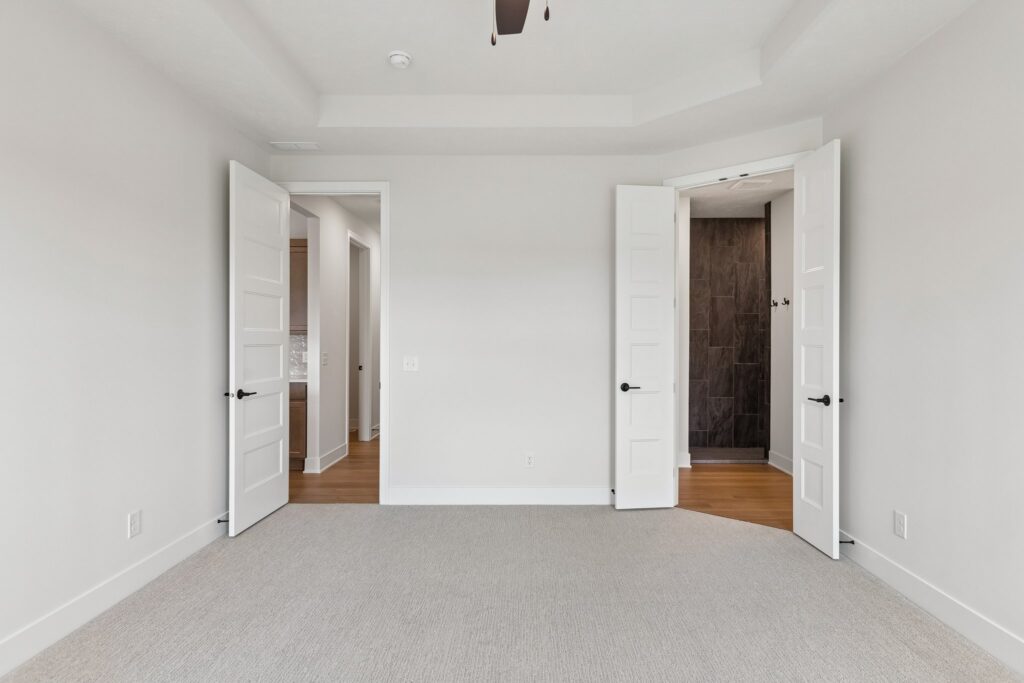 19-web-or-mls-8793 - 7805 N 167th Ave_019