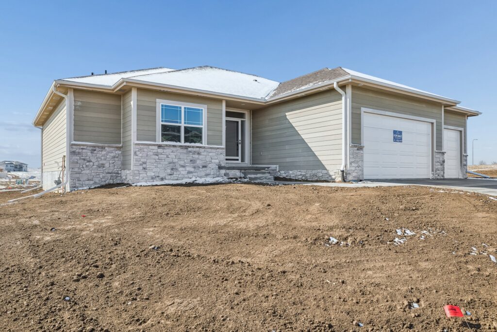 2-web-or-mls-8267 - 21417 Z Street_002