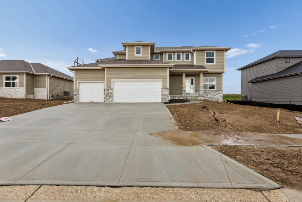 2-web-or-mls-8528 - 8614 Legacy St_002
