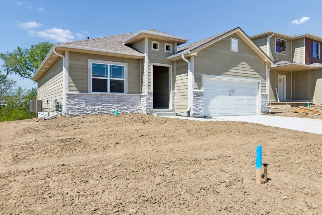 2-web-or-mls-8745 - 11306 Portage Cir_002