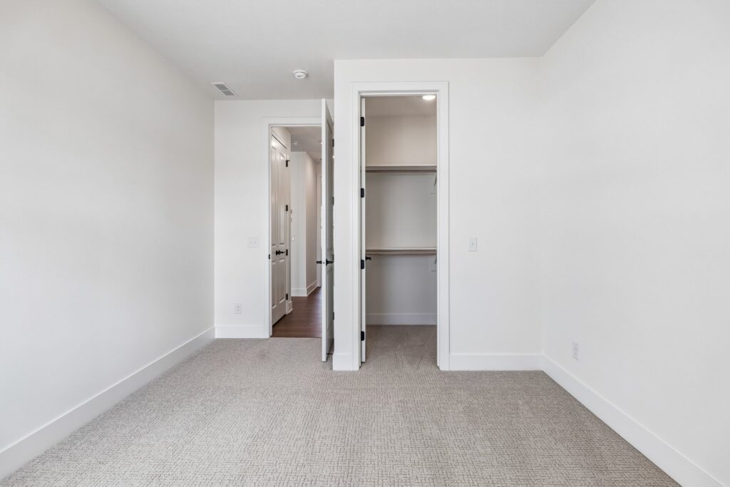 20-web-or-mls-8267 - 21417 Z Street_020