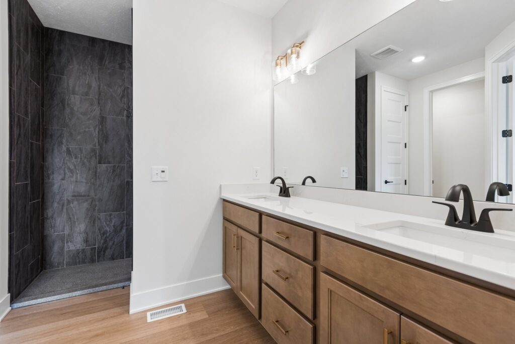 20-web-or-mls-8793 - 7805 N 167th Ave_020