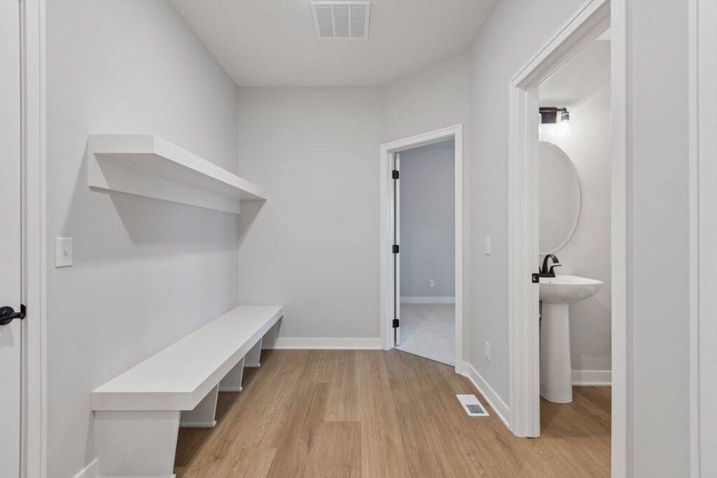 23-web-or-mls-8528 - 8614 Legacy St_023